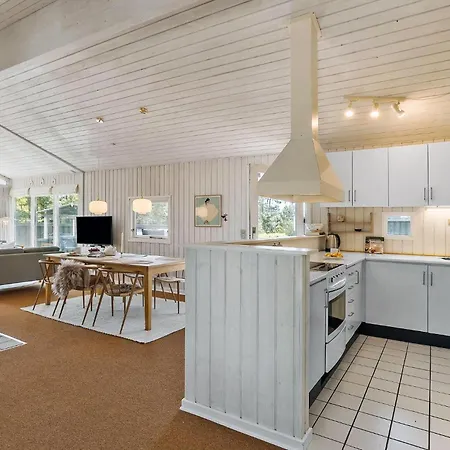 Fantastiskt Hus Med 3 Sovrum I Blokhus